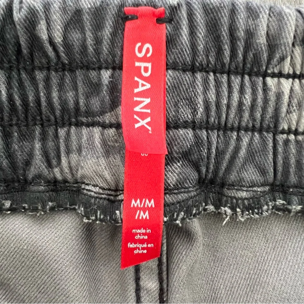 SPANX Stretch Twill Cargo Jogger Pants Black Wash Size Camo M